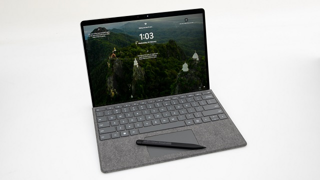 Microsoft Surface Pro 9 standalone drawing tablet with slim pen2