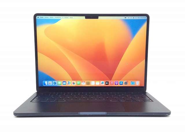 Apple Macbook Air M2 laptop for students