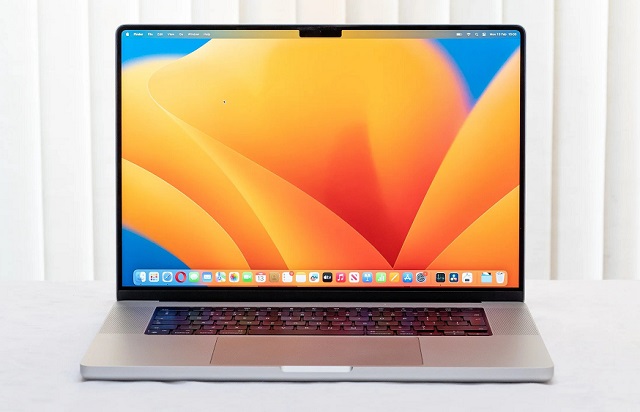Apple Macbook Pro Laptop for graphic design