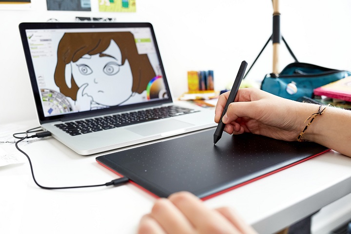 drawing on one by wacom tablet
